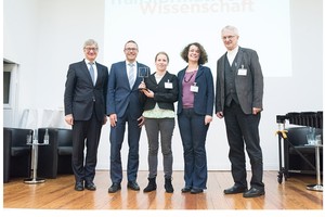  Von links nach rechts: Prof. Dr.-Ing. Roland Marquardt, Prof. Dr. Uwe Schneidewind, Dr. Laura Woltersdorf, Prof. Dr. Petra Döll, Prof. Dr. Roland Scholz 