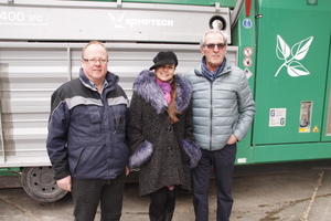  (from left): Hansueli Bühlmann with Tecla Topitti and Peter Grepper (the latter both from Getag Entsorgungs-Technik AG) 