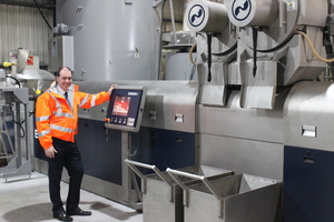  Mark Roberts, Managing Director at PLASgran, is clearly satisfied with the performance of his new machine: the new INTAREMA® 2018 TVEplus® RegrindPro achieves 2500 kg/h at the UK regrind specialists 