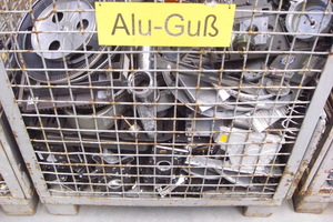  Beispiel für aluminiumhaltige Fraktionen (links aus manueller Zerlegung, rechts aus maschineller Aufbereitung) 