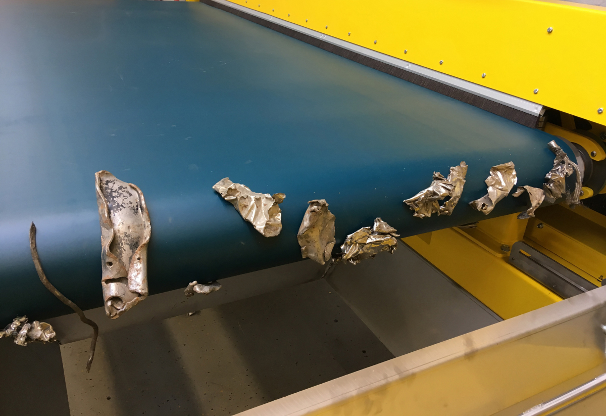 Improved recovery and separation of stainless steels in material