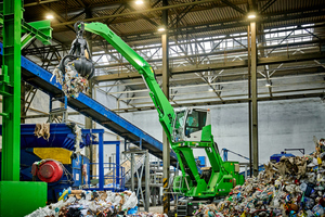  The mobile 818 electric excavator feeding the RDF plant 