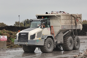  Der maßgeschneiderte Kipper von Terex Trucks kann in nur 12 Sekunden entladen werden 