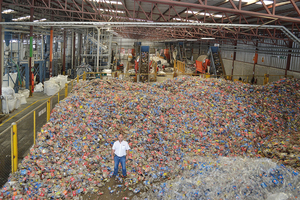  The collection and processing of PET was unknown in Honduras 20 years ago. Invema now processes 2000 tonnes of PET bottles every month to produce high-quality reground pellets, and film production is planned for the near future  