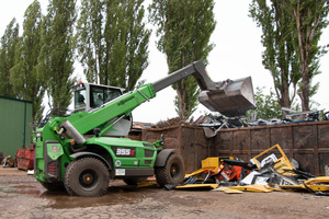  The SENNEBOGEN 355 E can also be used for loading heavy metals 
