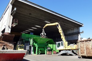  Die Maag Recycling AG im schweizerischen Winterthur sammelt, sortiert und bereitet Abfälle verschiedenster Art wieder auf, darunter Kartonagen, NE-Metalle, Eisenschrott, Glas sowie Elektro- und Elektronikgeräte 