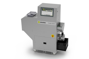  Mit dem Analysesystem FLAKE SCAN von Sesotec lässt sich in wenigen Minuten die Qualität von Kunststoff-Flakes und -Mahlgütern effizient und präzise bestimmen 