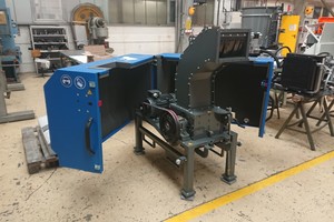  At the Institute of Mineral Processing Machines, the machine is used to shred lightweight structures from various sources such as vehicle construction or the wind energy sector 