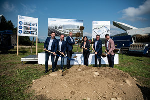  Lindner Spatenstich 2020: v.l.n.r. das Lindner Team Matthias Egarter, Harald Ebner, Michael Lackner, Karin Lindner, Manuel Lindner mit dem Spittaler Bürgermeister Gerhard Pirih 