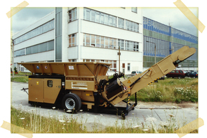  One of the first HAMMEL shredder typ VB 650 D on hook lift frame at side in Bad Salzungen 