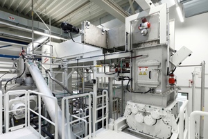  Plant area with shredding machine, airlock technology and modulefeeding system 