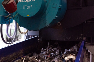  Shredders efficiently process packaging made from plastic, metal and composite materials. Household waste is another input material. The rotor drive is a key element 