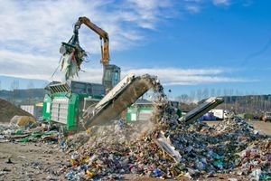  As a low-speed shredder, the Terminator is ideal for solid waste. 