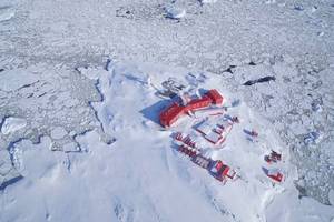  Die deutsche Forschungsstation GARS O’Higgins ist im Winter für Monate von der Außenwelt abgeschnitten. Der Müll kann dann nicht abtransportiert werden  