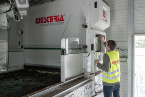  The inspection hatch of the AirLift allows inspection during operation 