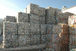  PET Kunststoffabfall zum Recycling  
