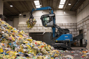  Plastikhaufen aus der Haushaltsabfallsammlung  