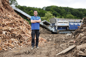  The Urraco 95DK in action in Dümpelfeld: Christian from Kockmann uses the shredding machine 12 to 14 hours every day 