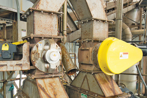  Screen classifying cutters produce plastic granulate of consistent size and properties 