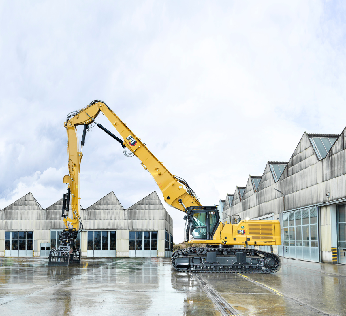 Cat in Aktion Zeppelin stellt neueste Baumaschinentechnik in Demos