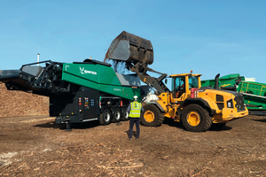  Large wheel loaders welcome. The hopper of the Multistar L3 holds 7 m3 