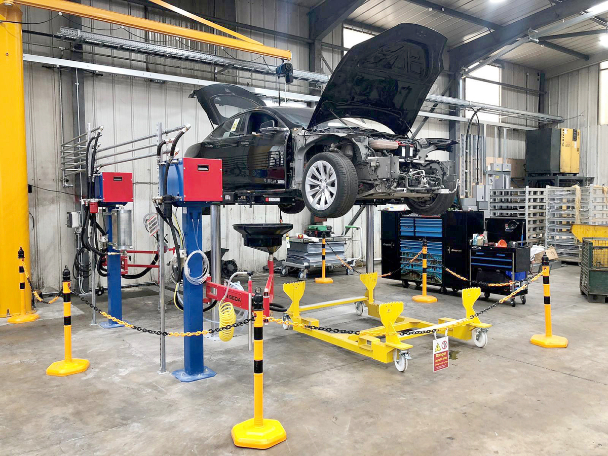 SEDA Umwelttechnik GmbH at the IFAT Complete car recycling process in live recovery