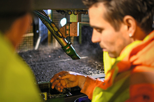  Given that the sorting material has a very high moisture content, the UniSort Unibot uses a new “pick-to-pick” sorting approach 