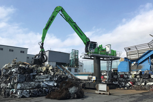  The 4.5 m pylon and the 2.7 m cab elevation provide ideal visibility into the 7 m high shredder and truck trailers 