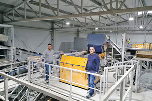  Inhaber Mátyás Máthé (links) und Geschäftsführer Ferenc Aszódi (rechts) sind sehr zufrieden mit der Leistung der SPEKTRUM-Glassortiersysteme 