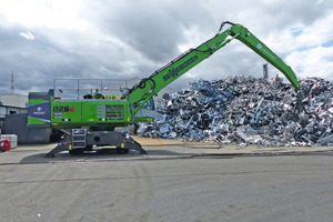  The new SENNEBOGEN 30-t electric material handler 825 Electro Battery with battery-powered operation 