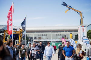  Auf dem 90.000 Quadratmeter großen Freigelände sind neueste Maschinen und Anlagen in der Messe Karlsruhe zu sehen.  