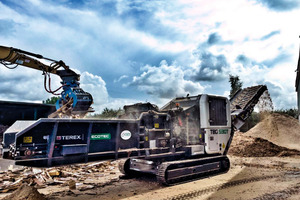  The TBG 530T is suited to waste wood processing and green waste shredding 