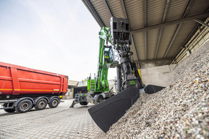  Der 2-Schalen-Schüttgutgreifer hat sich im Einsatz mit feineren Schüttgüter im Aluminiumrecycling bewährt 