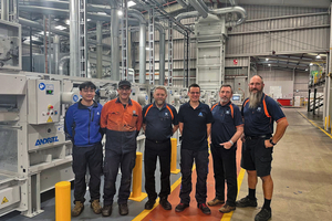  Sealy Australia and ANDRITZ teams in front of the 6-cylinder EXEL module 