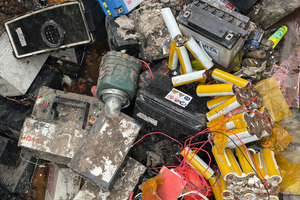  Aus Gewerbeabfall bei Korn Recycling aussortierte Akkus und Batterien 