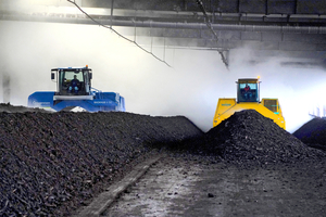  Friedrich Backhus sold BACKHUS to the Eggersmann Group in 2012. As part of the takeover, the colour changed from yellow to blue and BACKHUS is now a product name for the Eggersmann brand‘s mobile turning technology 