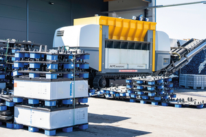  UNTHA XR3000C mobil-e shredding plastic-metal composites at RDG 