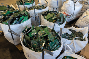  Mit den UNTHA 4-Wellen-Zerkleinerern und dem innovativen Verfahren werden wertvolle Materialien aus Elektro-/Elektronikschrott zurückgewonnen 