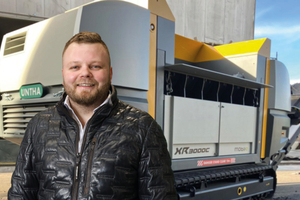  Karol Jakubowski, board member of MIKI Recycling and the new UNTHA XR3000C mobil-e  