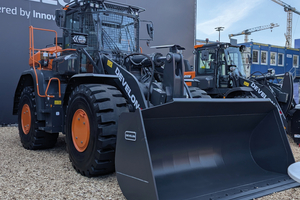  Optimum protection: The DL 320-7 wheel loader from DEVELON equipped with the new Waste and Recycling Kit 