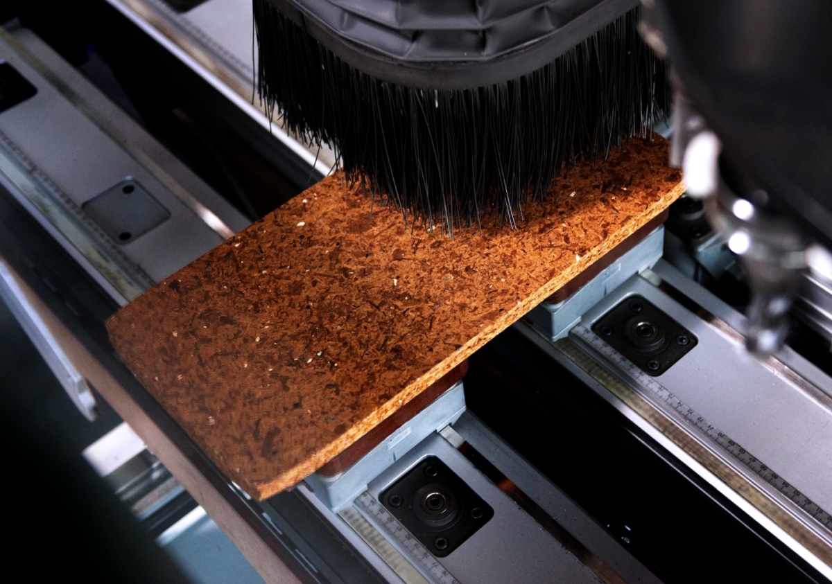 From residual material to raw material: Particle boards made from 100 % ...