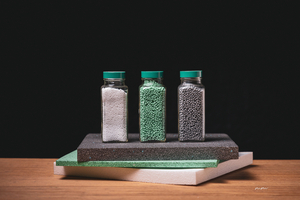  Mit dem Fokus auf innovative Herstellverfahren und Nachhaltigkeit bietet NexKemia Produkte für die Verpackungsindustrie und Gebäudedämmung: Neben weißem EPS auch graues, mit Graphit gemischtes EPS, sowie Produkte mit bis zu 30 % Rezyklatanteil 