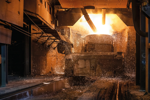  Die Wärmestrahlung von elektrischen Lichtbögen erhitzt leitfähiges Material  