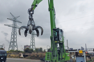  Flexibel einsetzbar: Entladung von Altmetall von einem z.B. Binnenschiff oder Eisenbahnwagon 