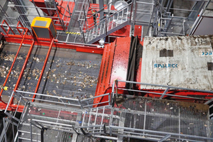  In addition to three Recycling Waste Screens, a SPALECK Flip-Flow Screen is also used. It separates the fine fraction and improves the efficiency of the downstream eddy current and NIR sorting systems 