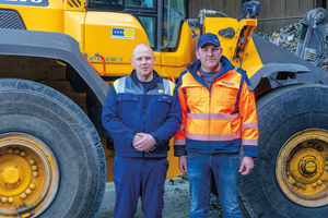  Christian Spieth (Swecon) und Dirk Bessmann (Reiling) (v. l. n. r) sind sehr zufrieden mit dem ersten Volvo Rebuild am Swecon Standort Anröchte 